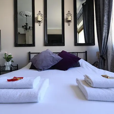 Orphelin2 Balneo Plaisir & Detente Au Centre * Ρενς