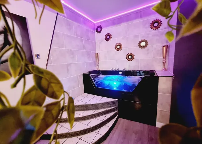 Orphelin2 Balneo Plaisir & Detente Au Centre Apartment *